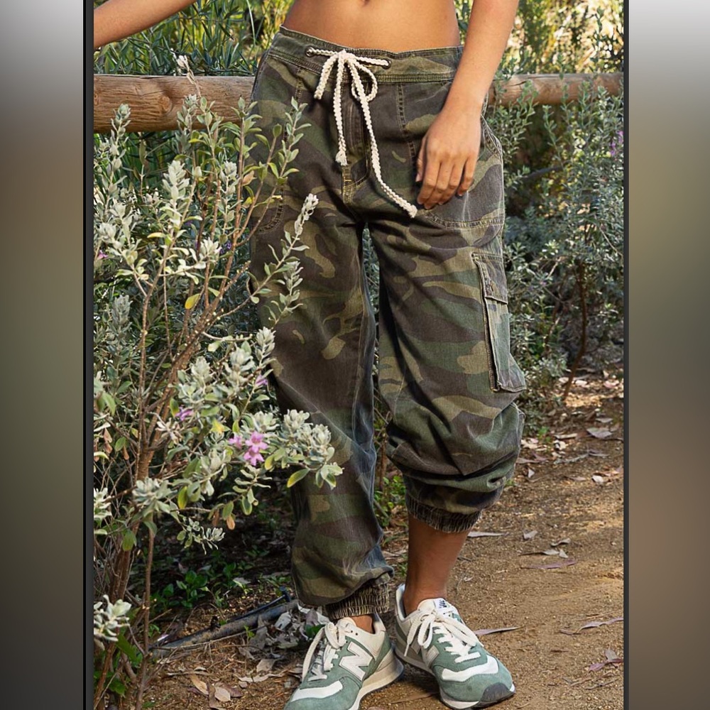 POL Camo Cargo Joggers in Olive Green BNWT LARGE - Picture 2 of 7
